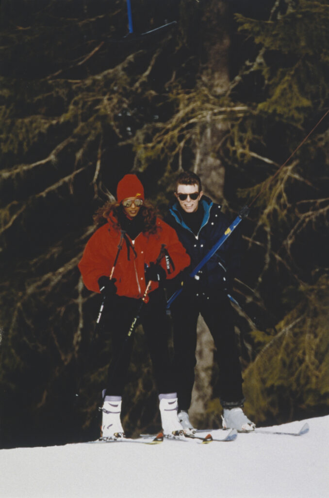 David și Iman Bowie în ținute apres ski