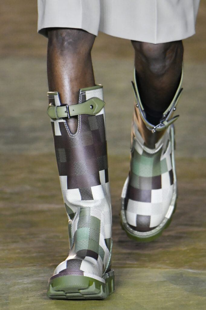 [Pantofi la modă pentru bărbați în primăvara-vara 2024]: cizmele de cauciuc lungi