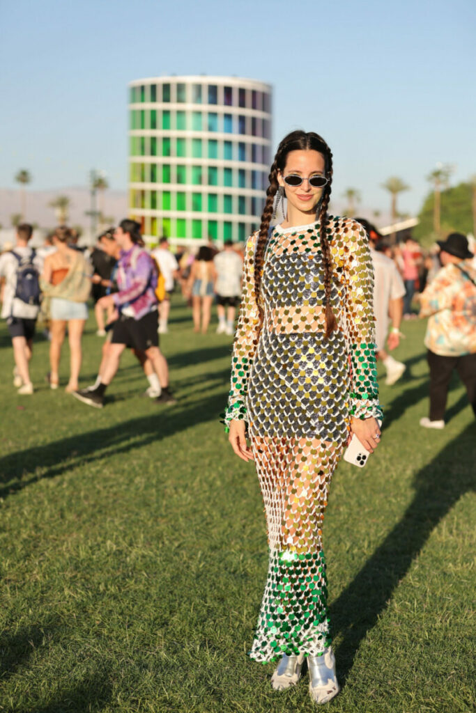 festival look cu o rochie din paiete