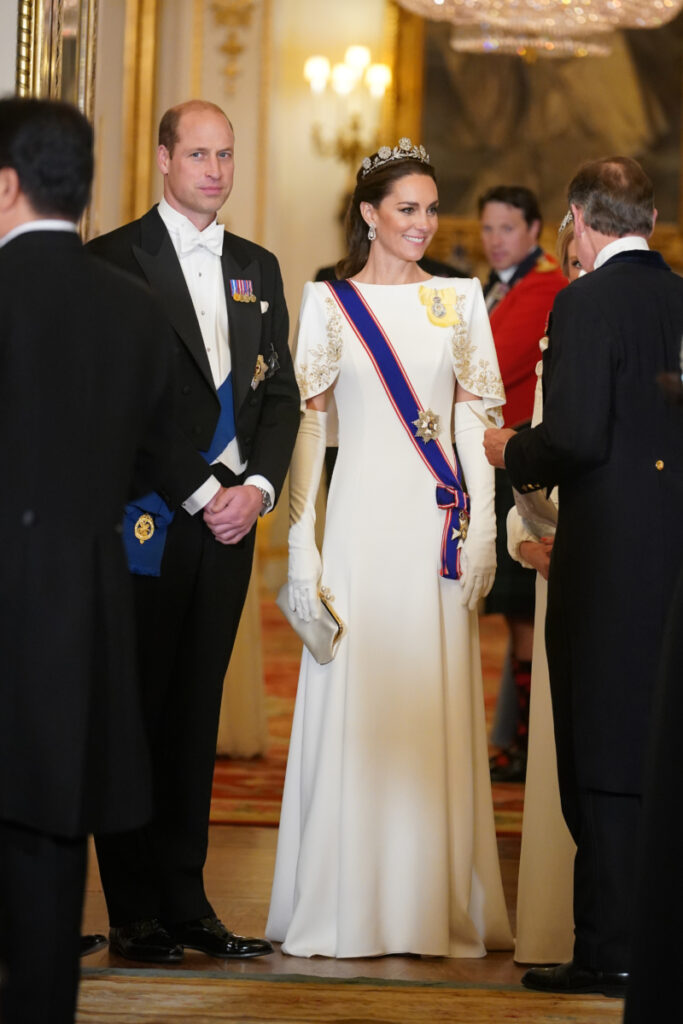 Prințul William și ducesa Catherine în ținute festive