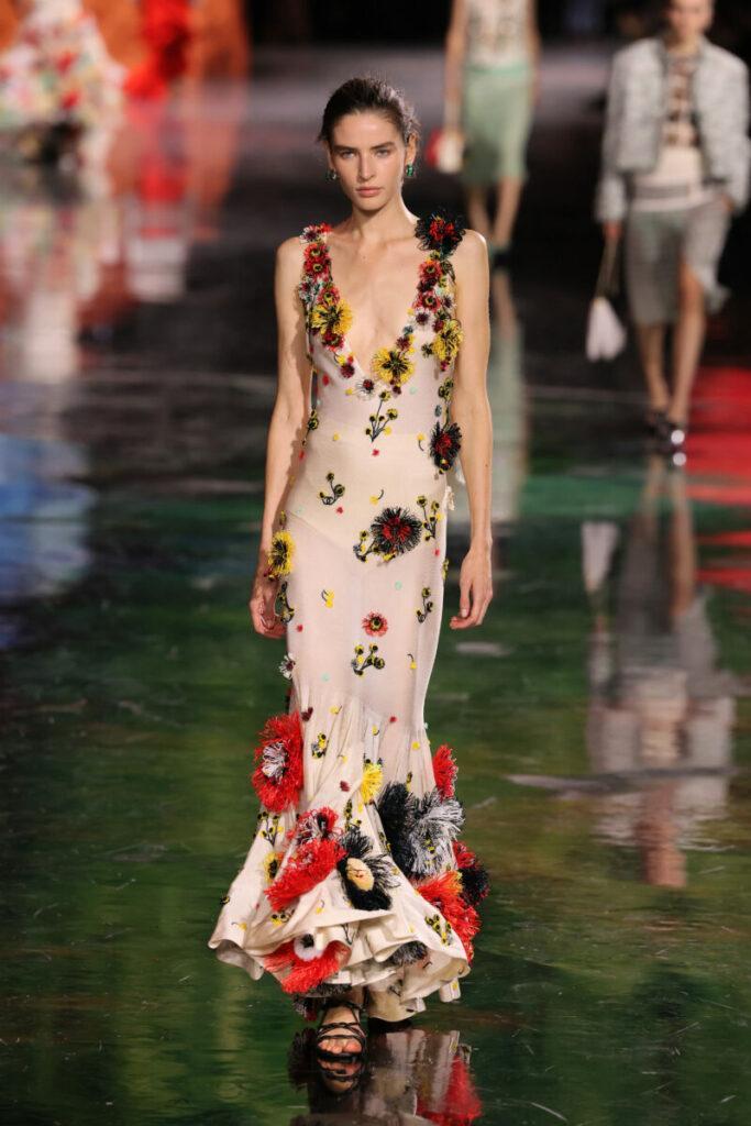 rochii la modă pentru primăvara-vara 2026, cu flori