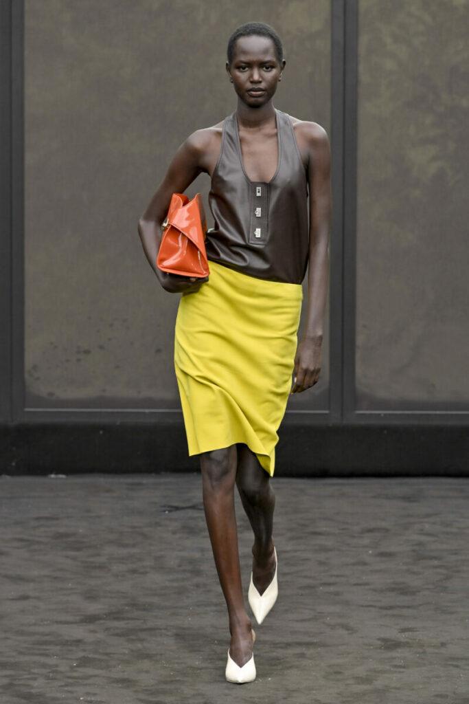 [Tendințe în moda pentru 2026]: duo-uri de culori/îmbrăcăminte dopamină